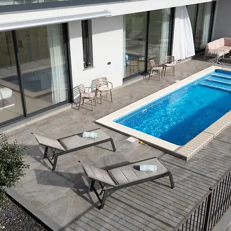 La Perla By Lovelystay Villa *