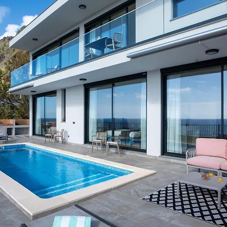 La Perla By Lovelystay Villa *